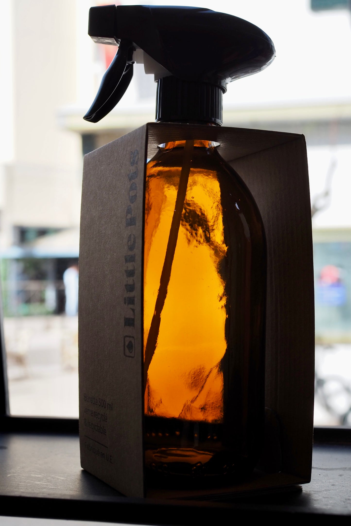 Flacon spray 500ml en verre ambré fermeture Spray