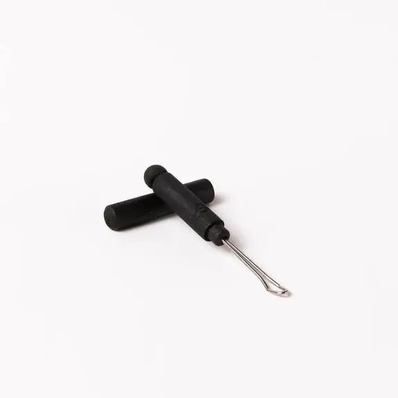 CURE-OREILLE AVEC CAPUCHON